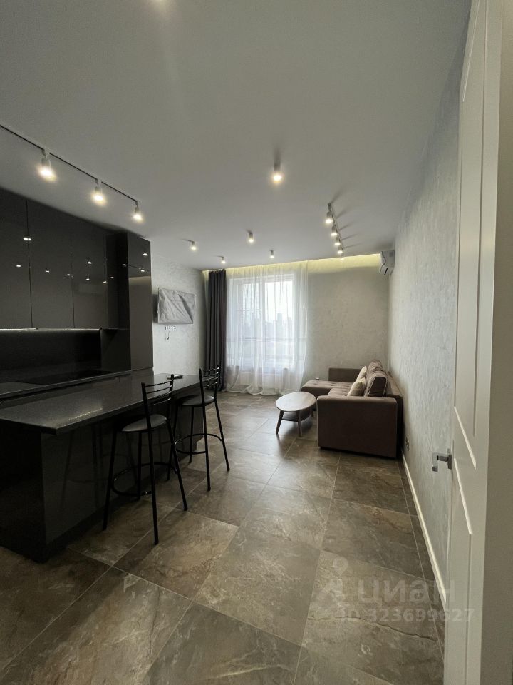 Аренда 3-комн квартиры на вторичном рынке проспект Лихачева, 12к4