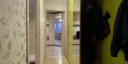 2-комн квартира Чекистов ул. ,  д. 22