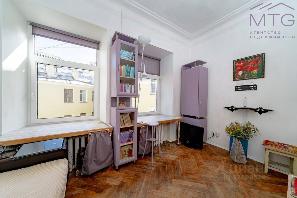 Продажа 6-комн квартиры на вторичном рынке Сенная пл,  д. 13