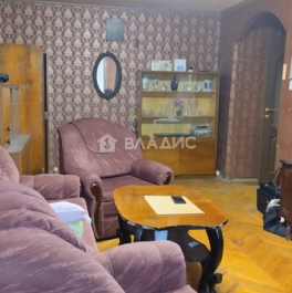 Продажа 2-комн квартиры на вторичном рынке ул Изумрудная,  д. 20