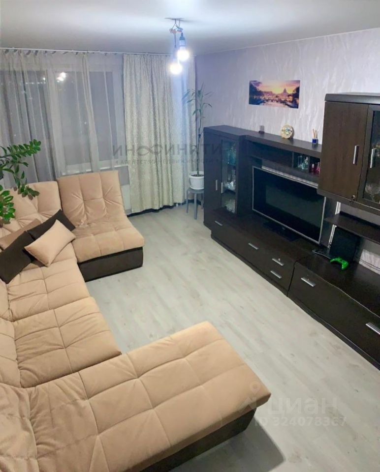 Продажа 3-комн квартиры на вторичном рынке проспект Защитников Москвы, 5