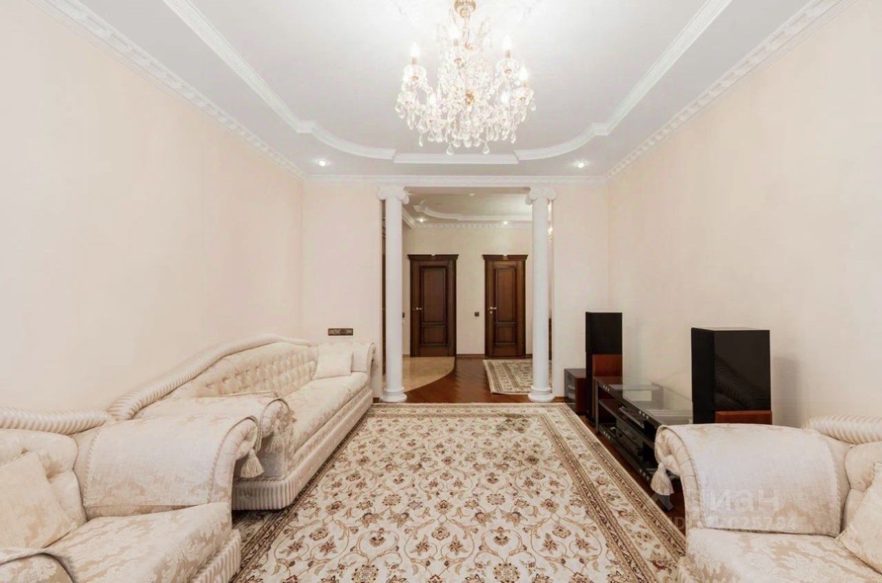 Продажа 3-комн квартиры на вторичном рынке Мосфильмовская улица, 70к2