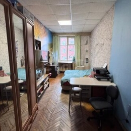 Продажа 4-комн квартиры на вторичном рынке Суворовская улица,  д. 3 к1