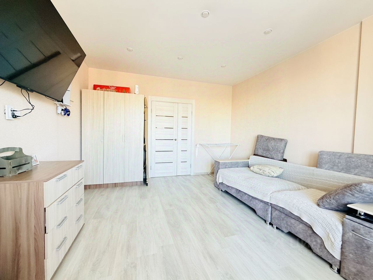 Продажа 2-комн квартиры на вторичном рынке Мурино, бульвар Петровский, 5