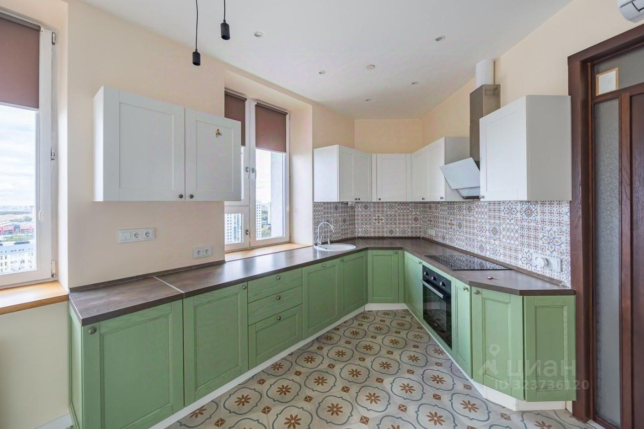 Продажа 3-комн квартиры на вторичном рынке улица Бутлерова, 7Б