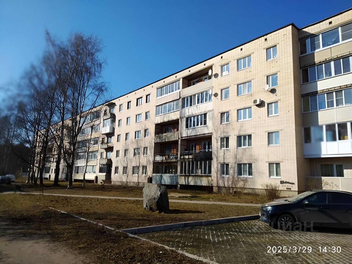 Продажа 3-комн квартиры на вторичном рынке Приозерск, Красноармейская улица, 21