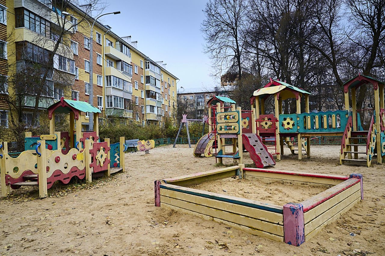 Продажа 3-комн квартиры на вторичном рынке Климовск мкр, проспект 50 лет Октября, 16А
