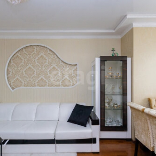 3-комн квартира улица Лёни Голикова,  д. 15 к5