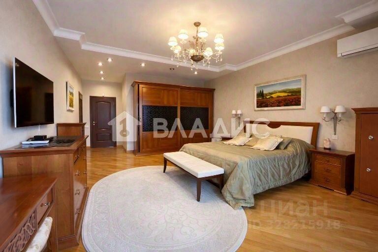 Продажа 4-комн квартиры на вторичном рынке улица Архитектора Власова, 18