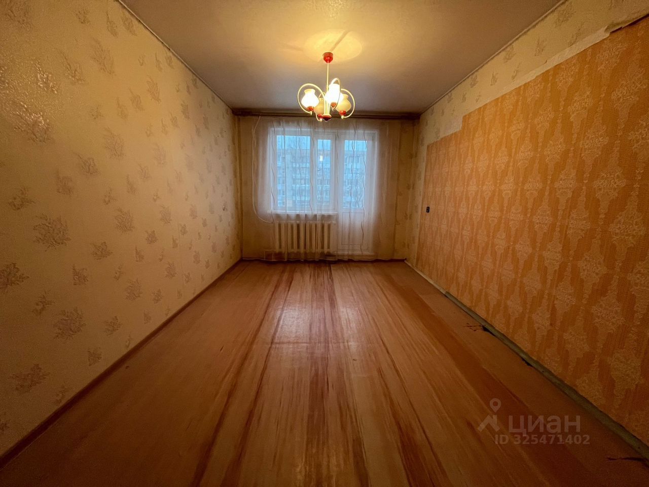 Продажа 2-комн квартиры на вторичном рынке Запрудня пгт, переулок Пролетарский, 15к1