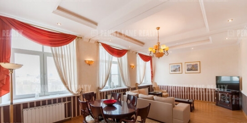 3-комн квартира улица Серафимовича,  д. 2/20
