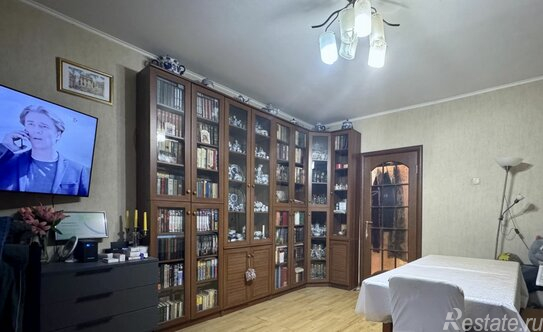 Продажа 4-комн квартиры на вторичном рынке Братеевская улица,  д. 27 к2