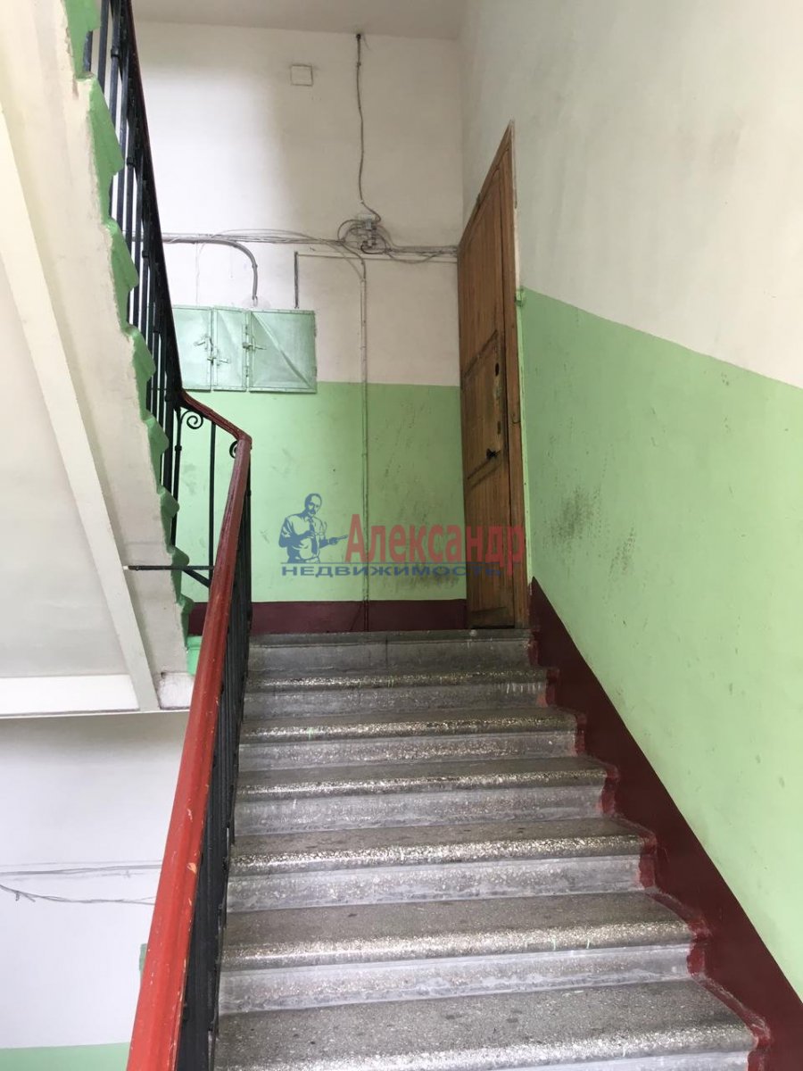 Продажа 4-комн квартиры на вторичном рынке Михайлова ул. ,  д. 1