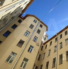 Продажа 4-комн квартиры на вторичном рынке 15-я Васильевского острова линия, 34