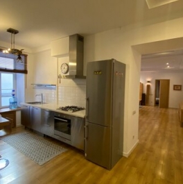 Продажа 3-комн квартиры на вторичном рынке ул Исполкомская,  д. 8