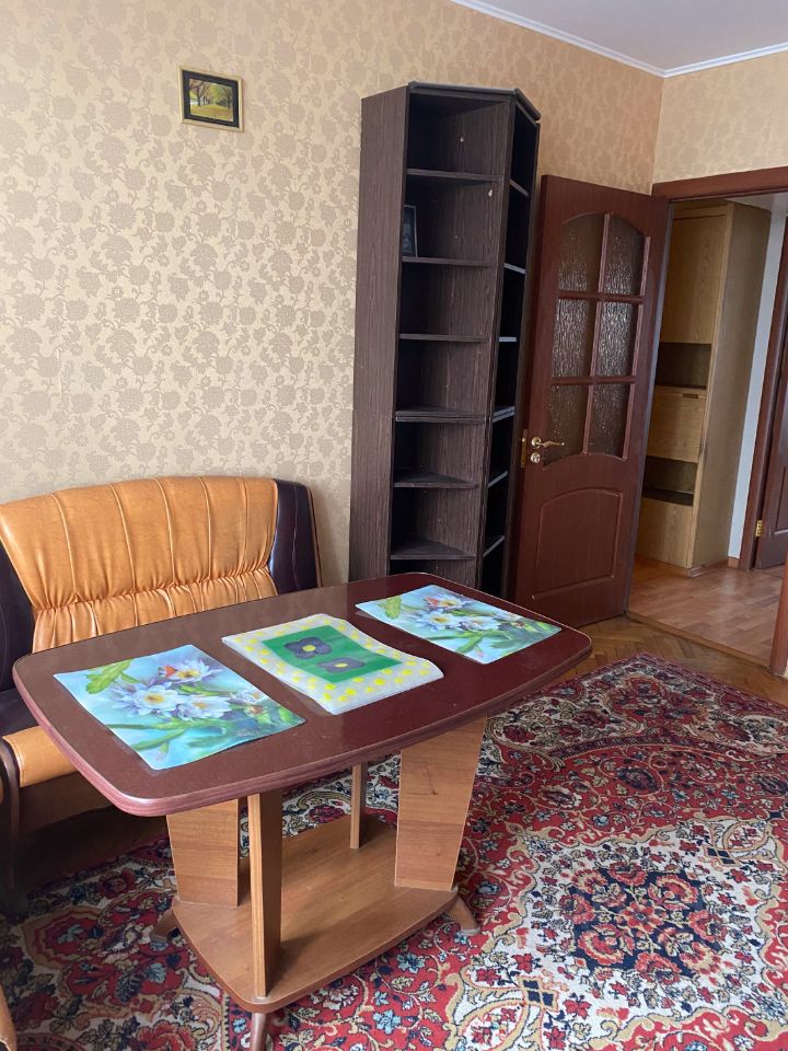 Аренда 3-комн квартиры на вторичном рынке переулок Токмаков, 13-15