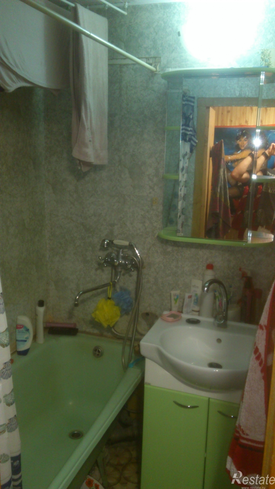 Продажа 1-комн квартиры на вторичном рынке Железнодорожный г, Адмирала Нахимова ул ,  д. 5