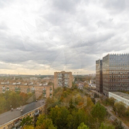 Продажа 2-комн квартиры на вторичном рынке улица Паршина,  д. 19