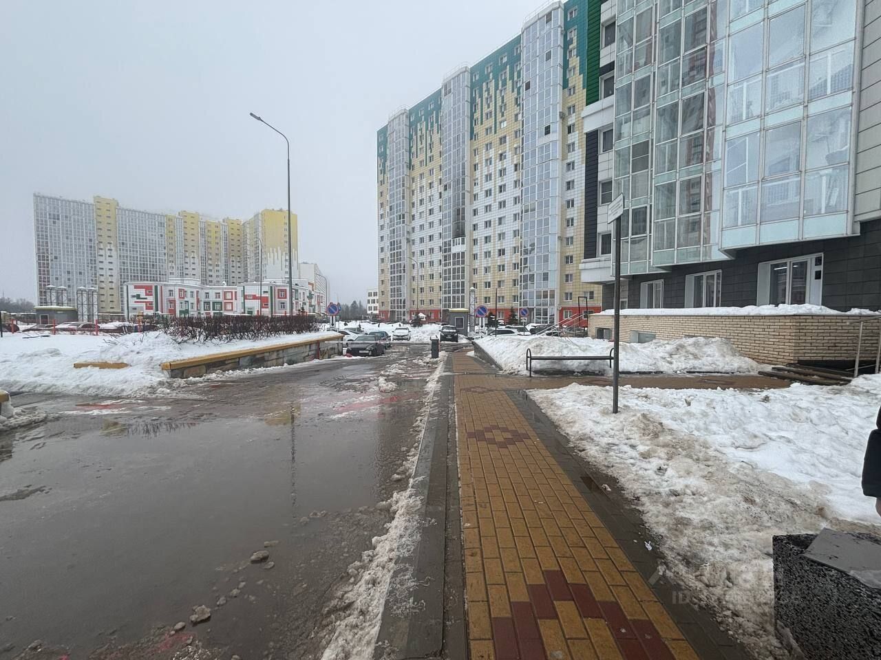 Продажа 3-комн квартиры на вторичном рынке Голубое пгт, 1