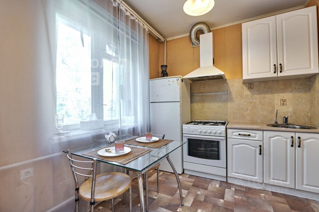 Продажа 3-комн квартиры на вторичном рынке Звездный бульвар, 14