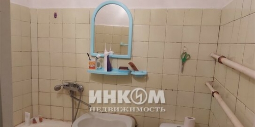 2-комн квартира улица Плющева,  д. 3