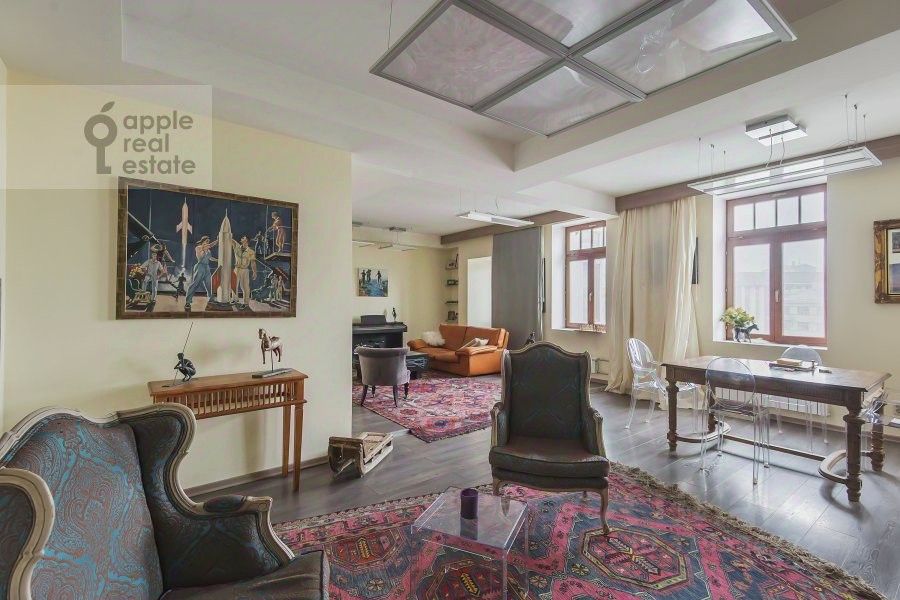 Продажа 4-комн квартиры на вторичном рынке Милютинский переулок, 3