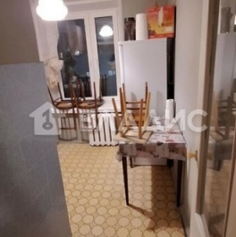 Продажа 2-комн квартиры на вторичном рынке Мариупольская улица,  д. 8