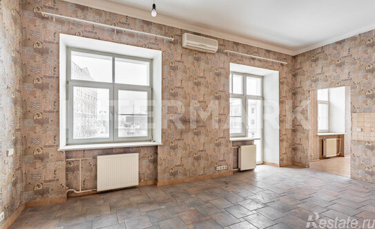 Продажа 4-комн квартиры на вторичном рынке Брюсов переулок,  д. 17