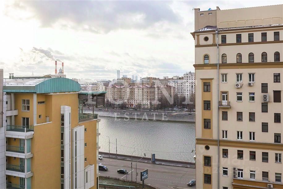 Продажа 4-комн квартиры на вторичном рынке улица Новый Арбат, 29