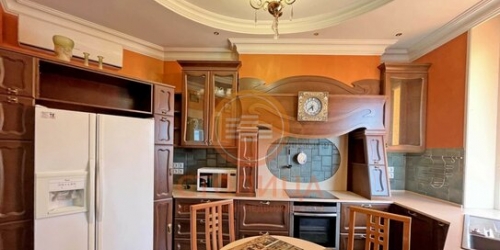 3-комн квартира улица Столетова,  д. 11