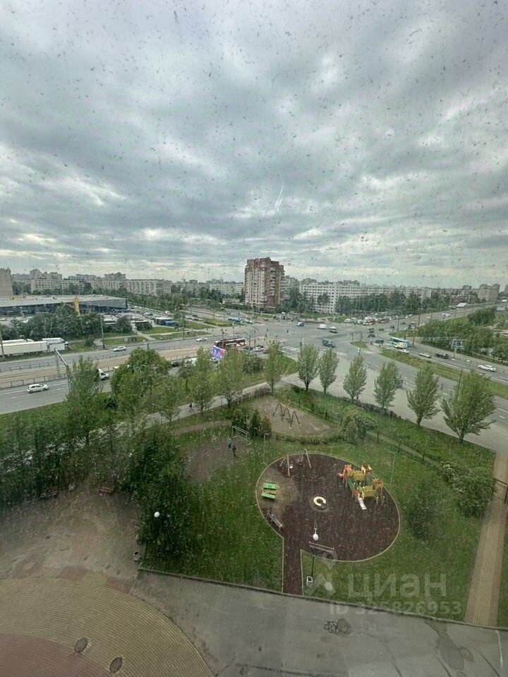 Аренда 3-комн квартиры на вторичном рынке Бухарестская улица, 110к1