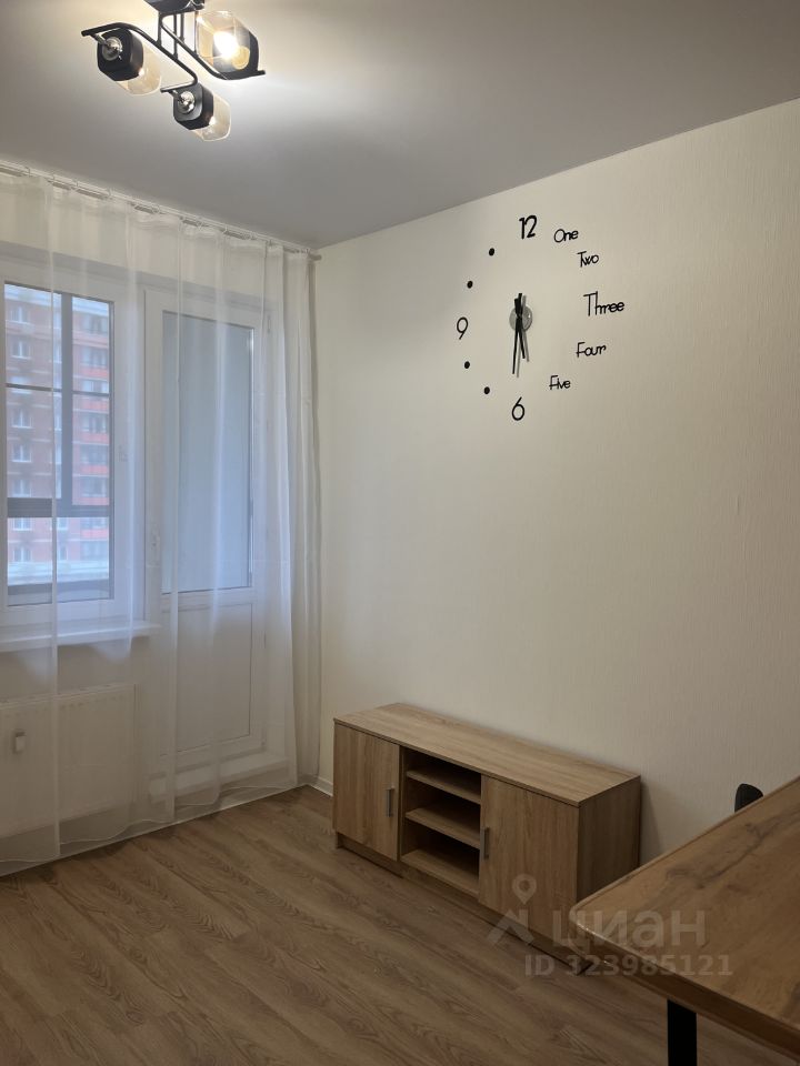 Аренда 1-комн квартиры на вторичном рынке Мирный пгт, улица Академика Северина, 10