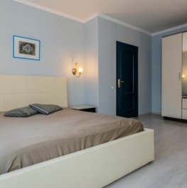 Продажа 3-комн квартиры на вторичном рынке Петровская наб,  д. 4