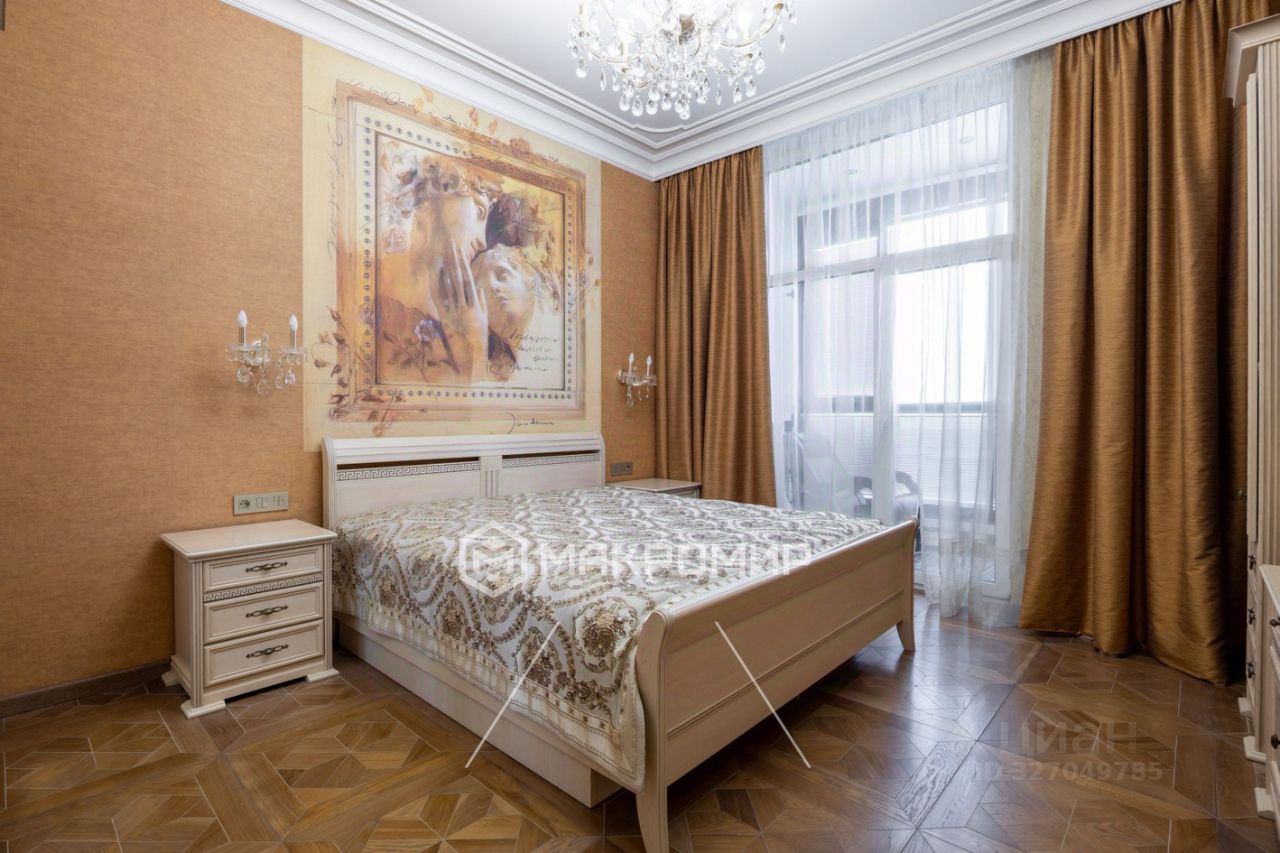 Продажа 2-комн квартиры на вторичном рынке улица Жукова, 1