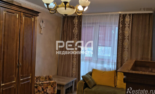 Продажа 3-комн квартиры на вторичном рынке Гатчина, ул Рощинская,  д. 9а