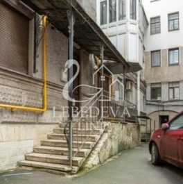 Продажа 3-комн квартиры на вторичном рынке ул Захарьевская,  д. 23