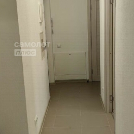 Продажа 2-комн квартиры на вторичном рынке улица Петра Романова,  д. 18