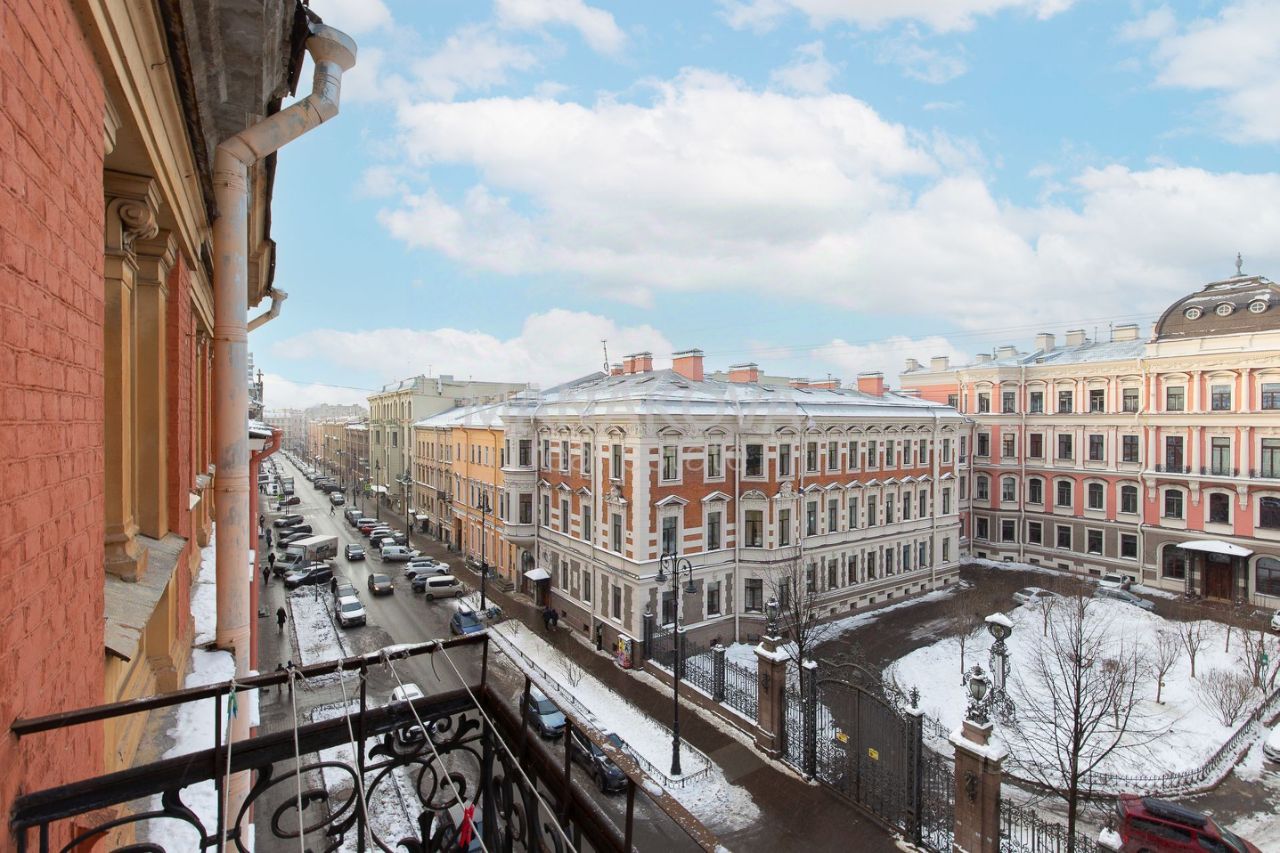 Продажа 6-комн квартиры на вторичном рынке Моховая улица, 28