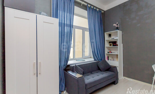 Продажа 4-комн квартиры на вторичном рынке Мытнинская улица,  д. 5/2