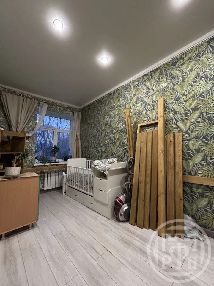 Продажа 5-комн квартиры на вторичном рынке Петергоф, Эрлеровский бульвар, 4