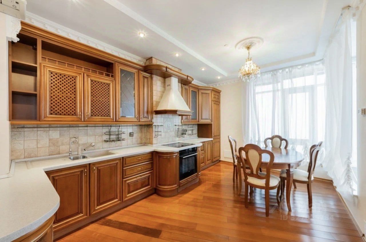 Продажа 3-комн квартиры на вторичном рынке Мосфильмовская улица, 70к2