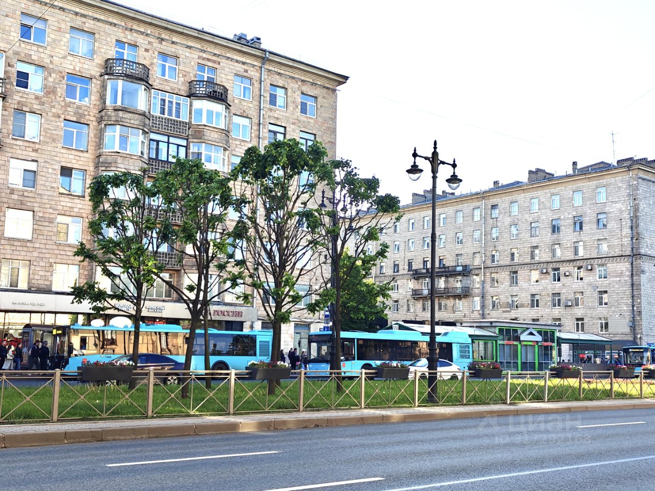 Продажа 3-комн квартиры на вторичном рынке Московский проспект, 197