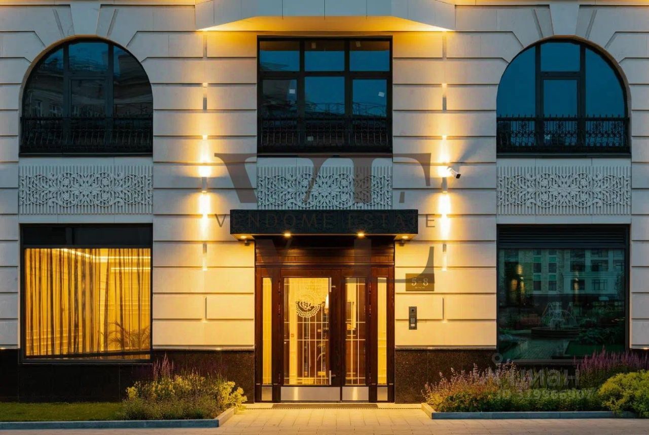 Продажа 4-комн квартиры на вторичном рынке Погодинская улица, 2