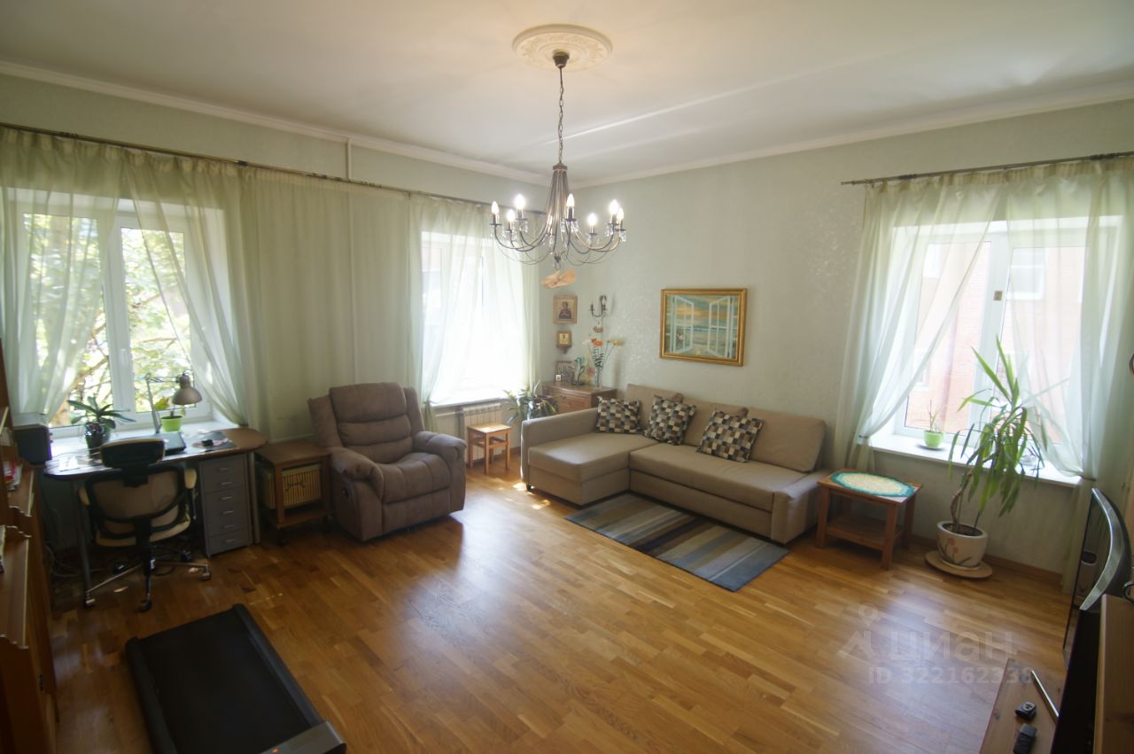 Продажа 2-комн квартиры на вторичном рынке Пушкин, улица Красной Звезды, 2/7