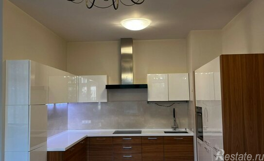 Продажа 4-комн квартиры на вторичном рынке улица Шумкина,  д. 11А