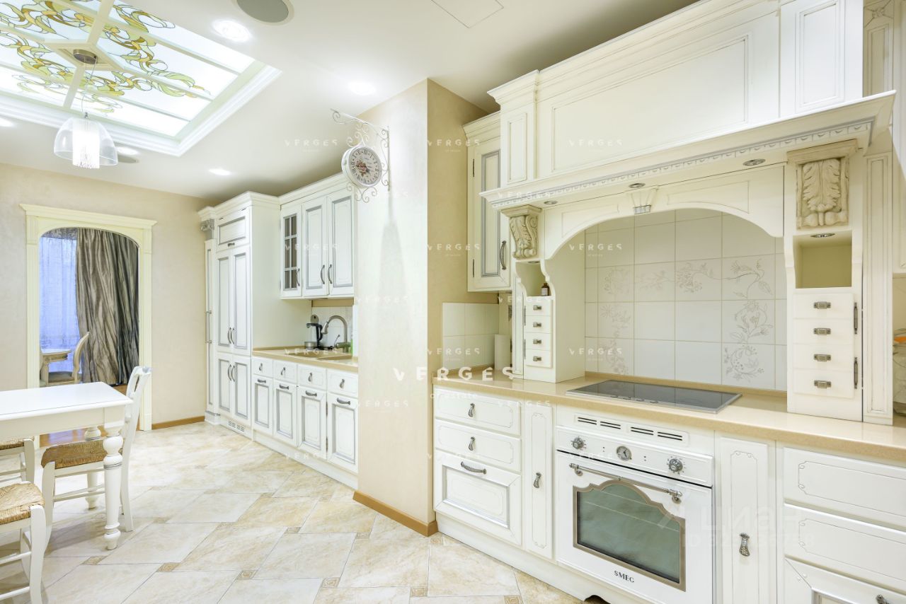 Аренда 4-комн квартиры на вторичном рынке Нежинская улица, 1к1