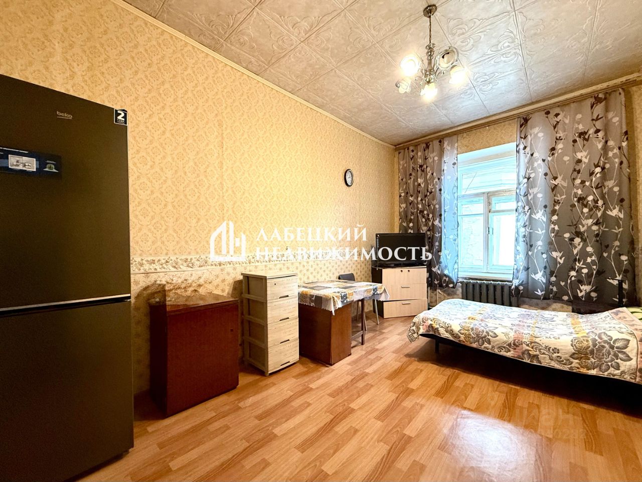 Продажа 4-комн квартиры на вторичном рынке Тамбовская улица, 35