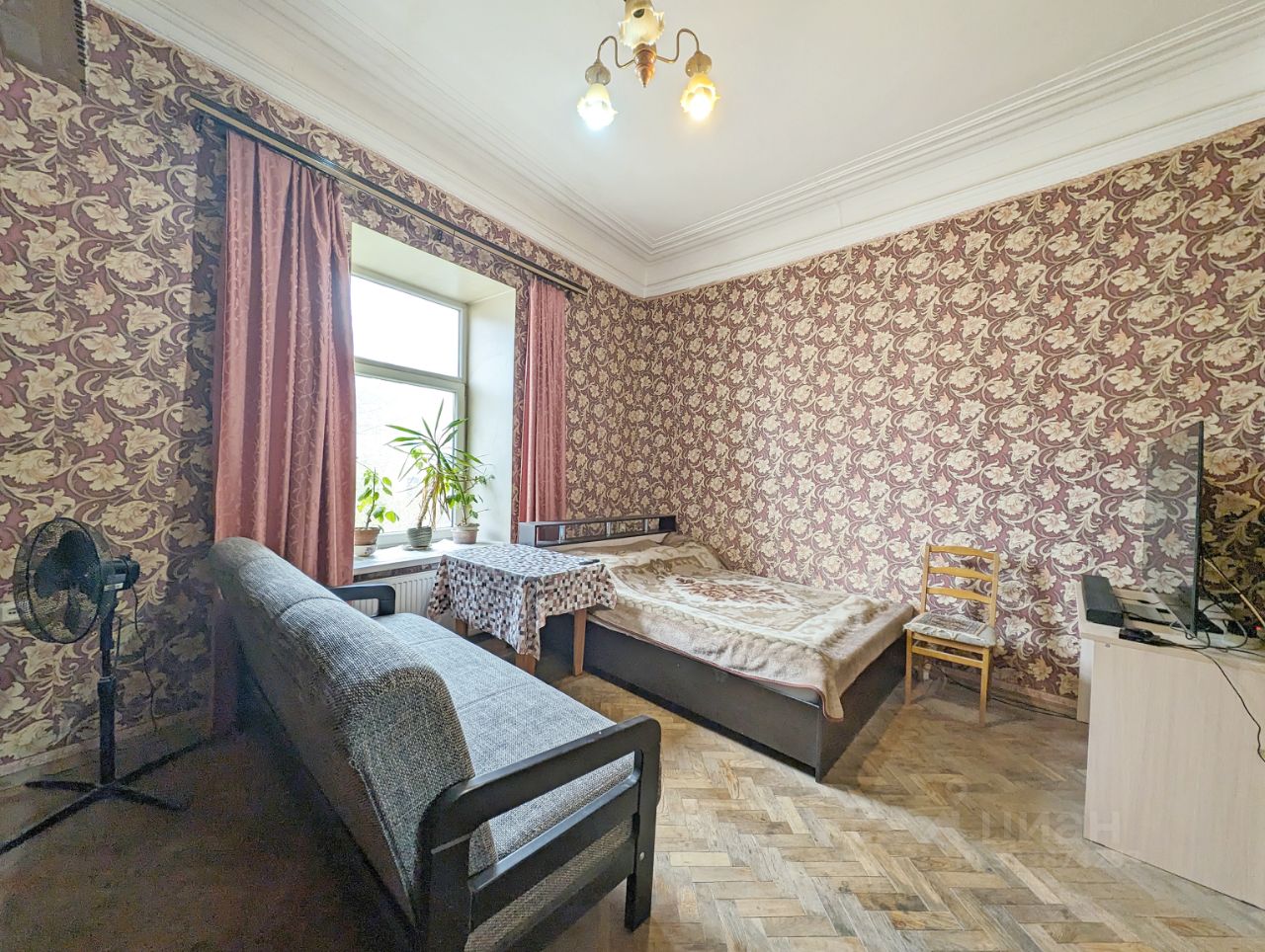 Продажа 3-комн квартиры на вторичном рынке Невский проспект, 105