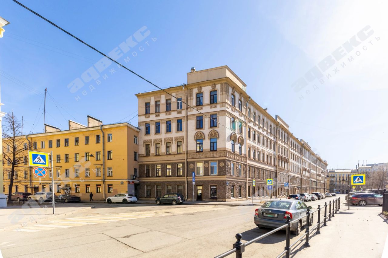 Продажа 2-комн квартиры на вторичном рынке Батайский переулок, 10