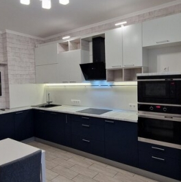 Продажа 2-комн квартиры на вторичном рынке проспект Героев,  д. 18